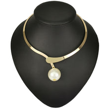 Load image into Gallery viewer, Geometric Statement Pearl Collar Necklace
